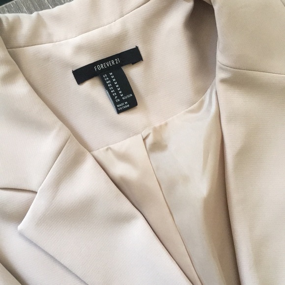 Knee length Coat - Picture 4 of 6